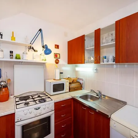 - Three Bedroom House With Sea View Casa de Férias Rovanjska
