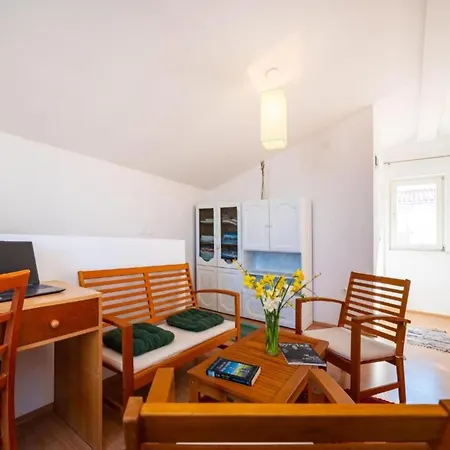 - Three Bedroom House With Sea View