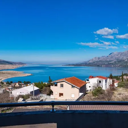 - Three Bedroom House With Sea View
