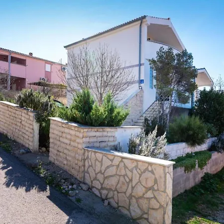 Holiday home - Three Bedroom House With Sea View Rovanjska