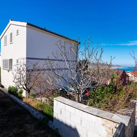 - Three Bedroom House With Sea View Holiday home Rovanjska
