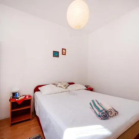- Three Bedroom House With Sea View Ferienhaus *