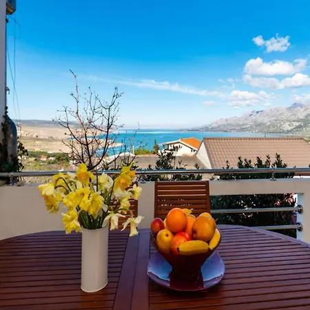 - Three Bedroom House With Sea View